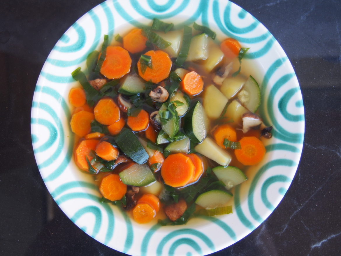 Gemüse-Bärlauch-Suppe