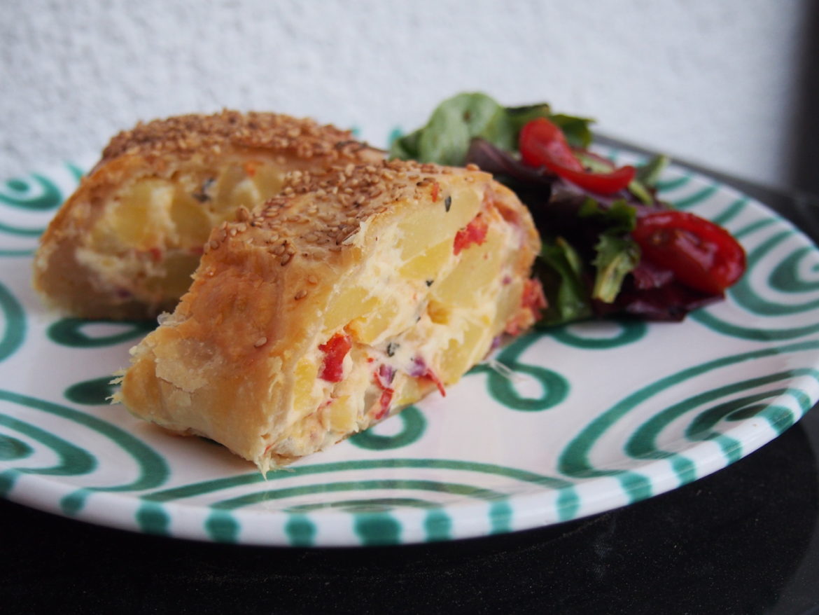 Kartoffelstrudel mit Chorizo und Zwiebel