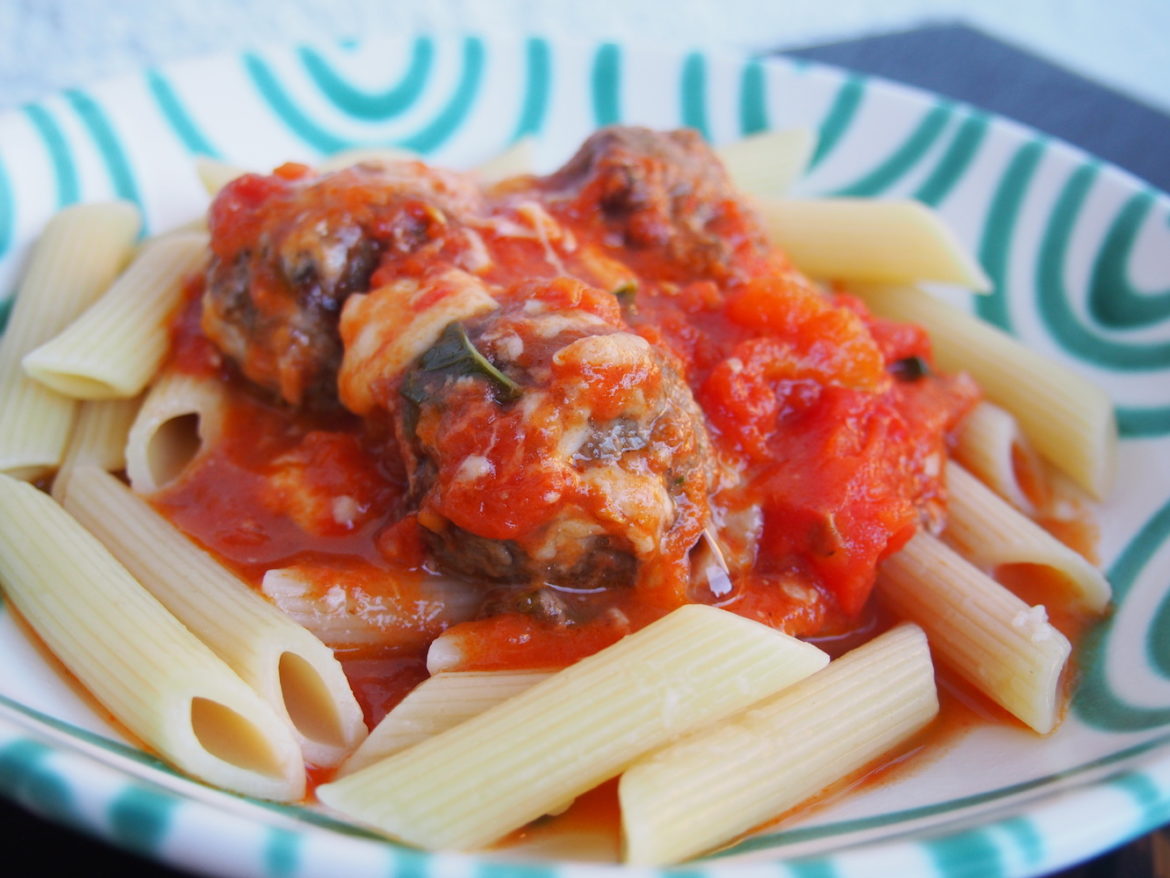 Polpetti mit Tomatensauce