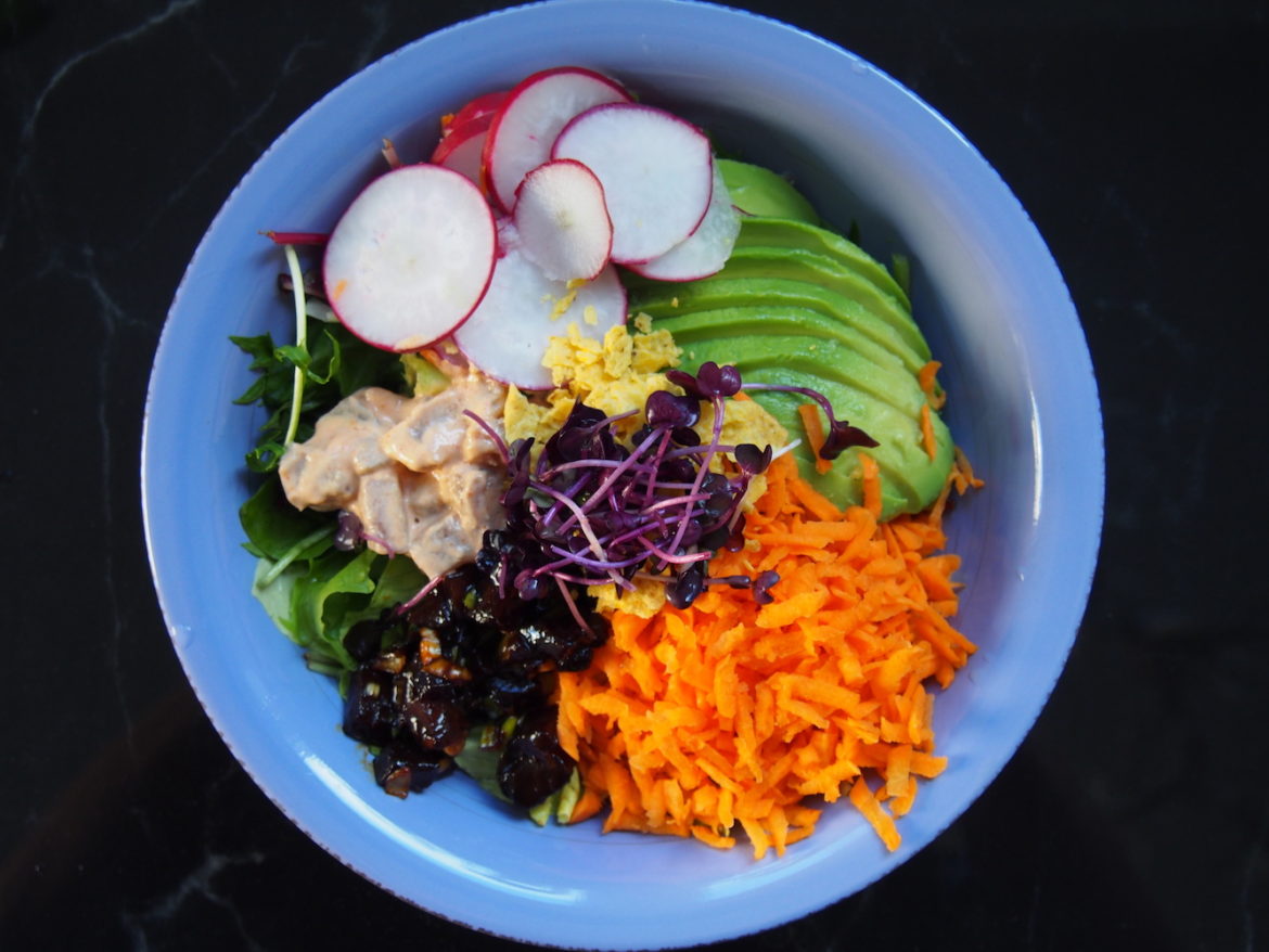 Salad Bowl mit mariniertem Tuna