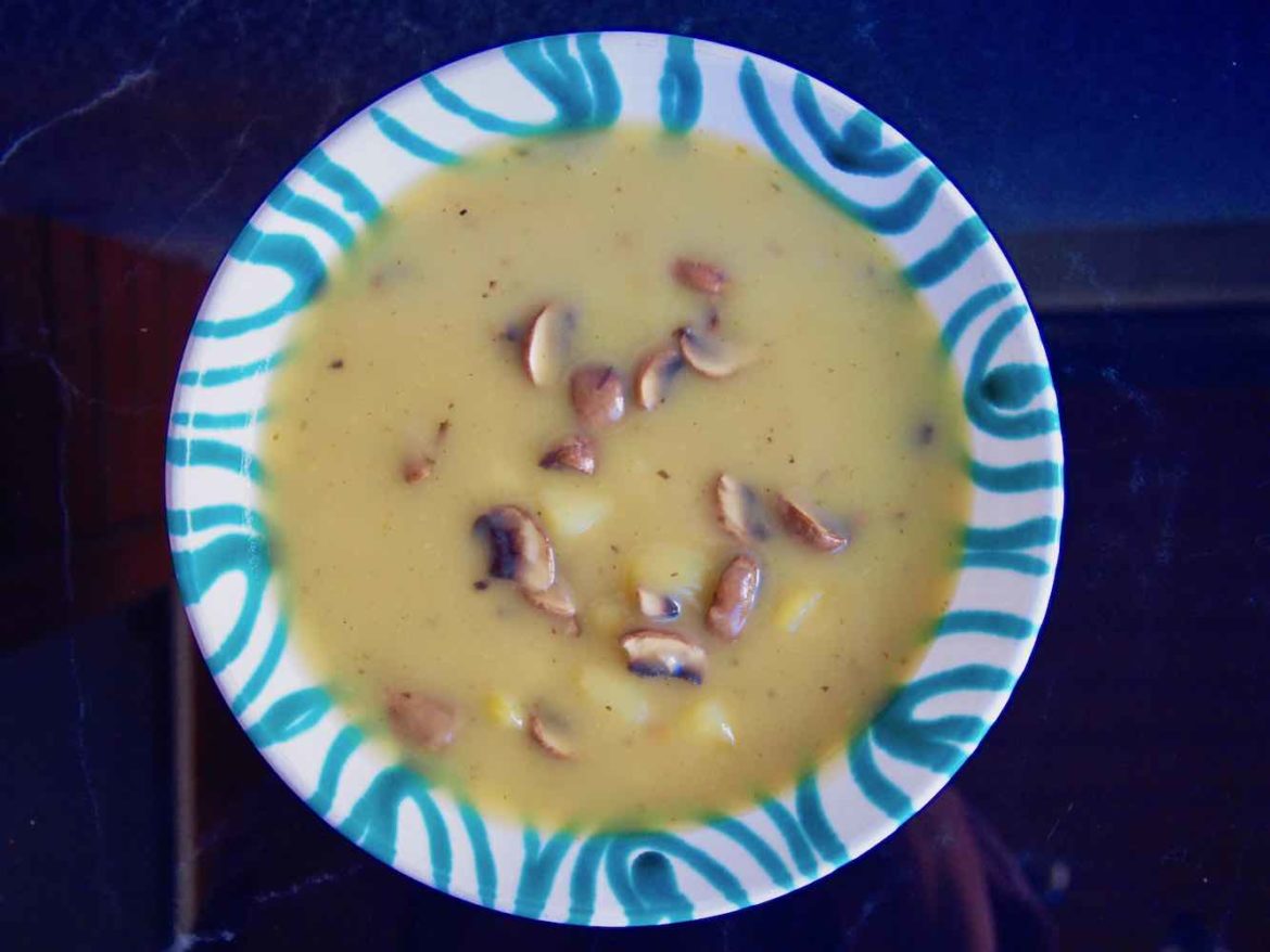 Kartoffelsuppe mit Champignons