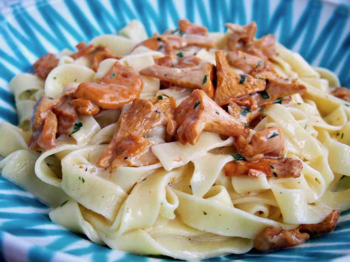 Tagliatelle mit Eierschwammerl